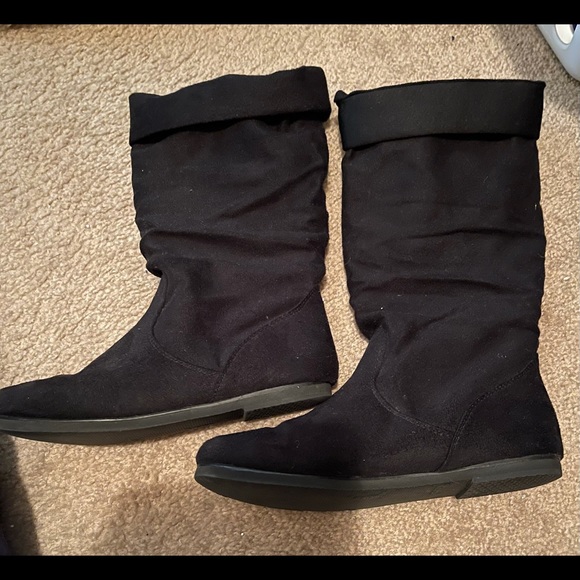 Black almost new boots - Picture 1 of 2
